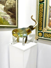 Load image into Gallery viewer, Oscar Zanetti - Elephant in Calcedonia Glass