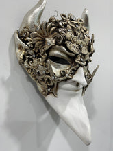 Load image into Gallery viewer, Diavolo Venetian Mask