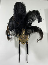 Load image into Gallery viewer, Luxurious Venetian Mask with Metalwork