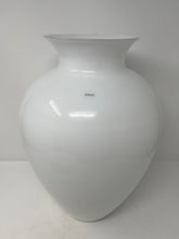 Load image into Gallery viewer, La Buan White Murano Glass Vase by Venini