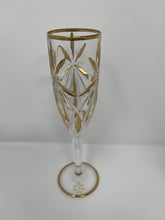 Load image into Gallery viewer, Set of 6 Gold Trimmed Champagne Flutes