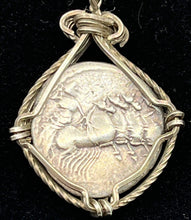 Load image into Gallery viewer, Gladiator and Roma, Goddess of Rome