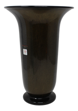 Load image into Gallery viewer, Gambaro of Murano Vase
