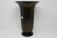 Load image into Gallery viewer, Gambaro of Murano Vase
