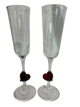 Load image into Gallery viewer, Murano Glass Flutes with Hearts
