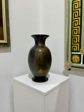 Load image into Gallery viewer, Murano Glass Vase by Gambaro
