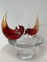 Load image into Gallery viewer, Murano Glass Redbirds on a Nest
