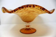 Load image into Gallery viewer, Vintage Italian Glass White Cristal Centerpiece
