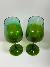 Load image into Gallery viewer, Venetian Wine Glasses a Pair
