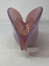 Load image into Gallery viewer, Vintage Clamshell Murano Glass
