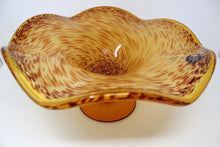 Load image into Gallery viewer, Vintage Italian Glass White Cristal Centerpiece
