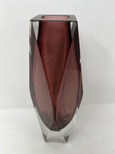 Load image into Gallery viewer, Purple Vase by Murano Artist Mandruzzato
