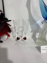 Load image into Gallery viewer, Murano Glass Flutes with Hearts
