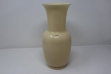 Load image into Gallery viewer, Opalino Vase by Venini of Murano - Cream
