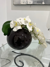 Load image into Gallery viewer, Murano Glass Vase by Nasson Moretti
