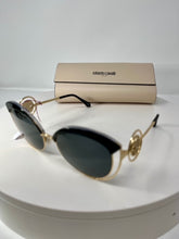 Load image into Gallery viewer, Sunglasses by Roberto Cavalli
