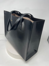 Load image into Gallery viewer, Leather shopper handbag Made in Italy
