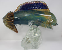 Load image into Gallery viewer, Murano Glass Fish by Oscar Zanetti
