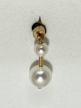 Load image into Gallery viewer, Ear Pod Earring by Coliac of Italy
